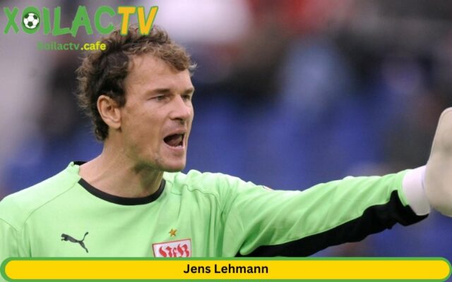 thủ môn Jens Lehmann bỏ khung thành trống